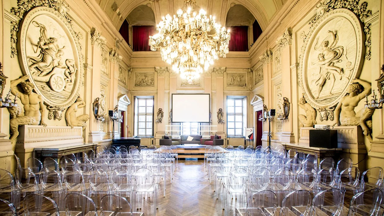 Outside the Vermouth Hall - The Readers' Circle